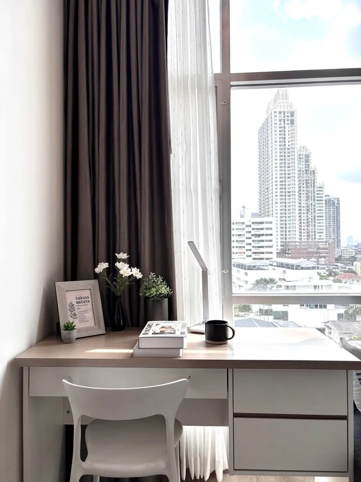 For sale or rent: Centric Sathorn-Saint Louis condo, 9th floor, city view, larger than standard size, comfortable living, beautifully decorated, clean