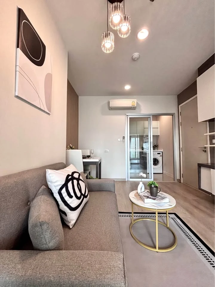For sale or rent: Centric Sathorn-Saint Louis condo, 9th floor, city view, larger than standard size, comfortable living, beautifully decorated, clean