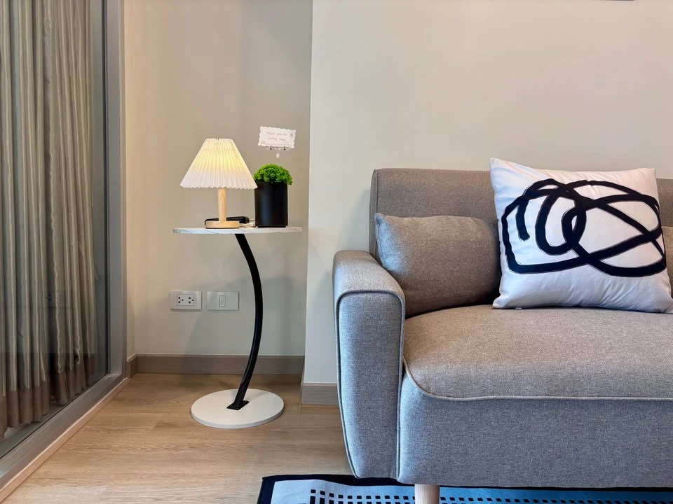 For sale or rent: Centric Sathorn-Saint Louis condo, 9th floor, city view, larger than standard size, comfortable living, beautifully decorated, clean