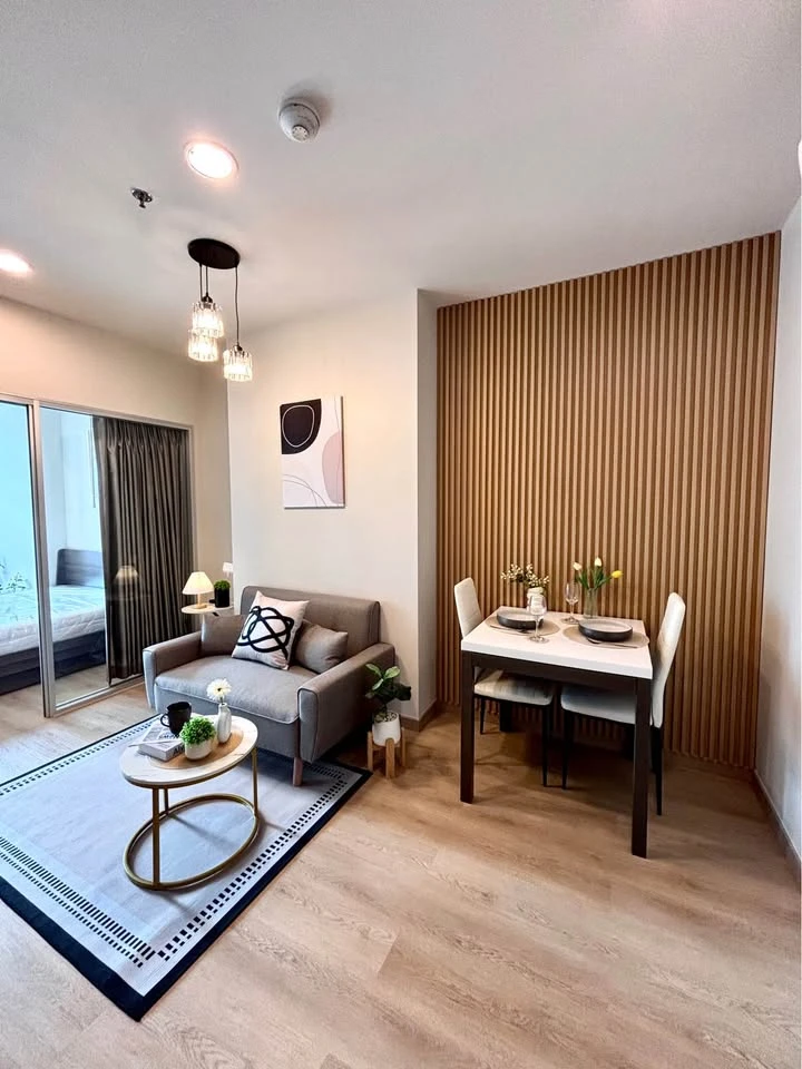 For sale or rent: Centric Sathorn-Saint Louis condo, 9th floor, city view, larger than standard size, comfortable living, beautifully decorated, clean