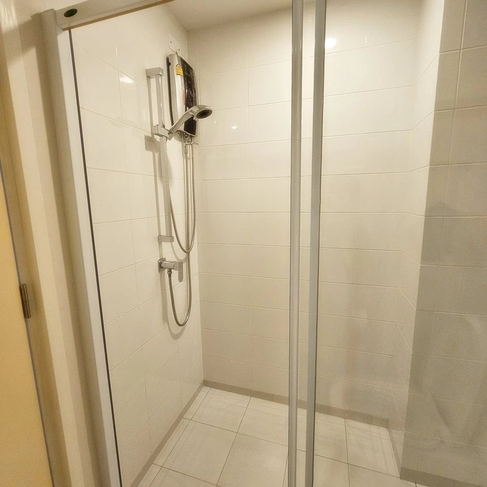 For sale, for rent!! Condo The Key Chaloem Phrakiat Rama 9, 4th floor, beautiful room, spacious, ready to move in, don't miss it!!