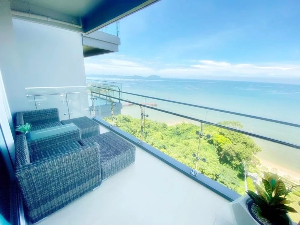 For sale, for rent!! Condo The Sea Sriracha, corner room, sea view and swimming pool, good price, ready to move in, hurry up and book now!!