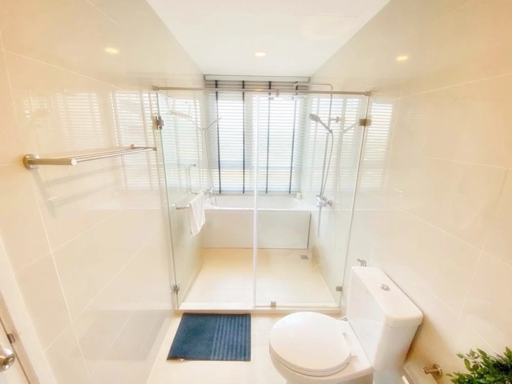 For sale, for rent!! Condo The Sea Sriracha, corner room, sea view and swimming pool, good price, ready to move in, hurry up and book now!!