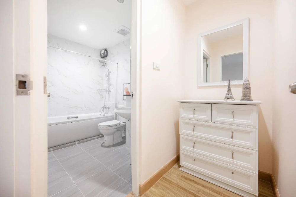 For sale, for rent!! Condo The Waterford Diamond Sukhumvit 30/1, 44th floor, river view and Benjakitti Park, ready to move in, hurry up and book now!!