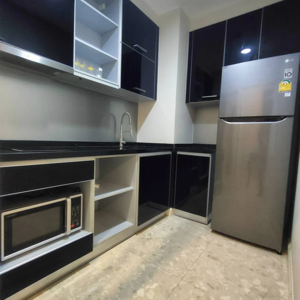 For rent or sale!! The Crest Sukhumvit 34 condo, good location, ready to move in right away, book now!!