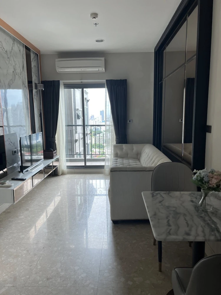 For rent or sale!! The Crest Sukhumvit 34 condo, good location, ready to move in right away, book now!!