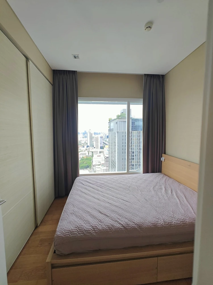 For sale, for rent!! Condo The Saint Residences, 32nd floor, Building C, convenient transportation, good price, hurry and book now!!