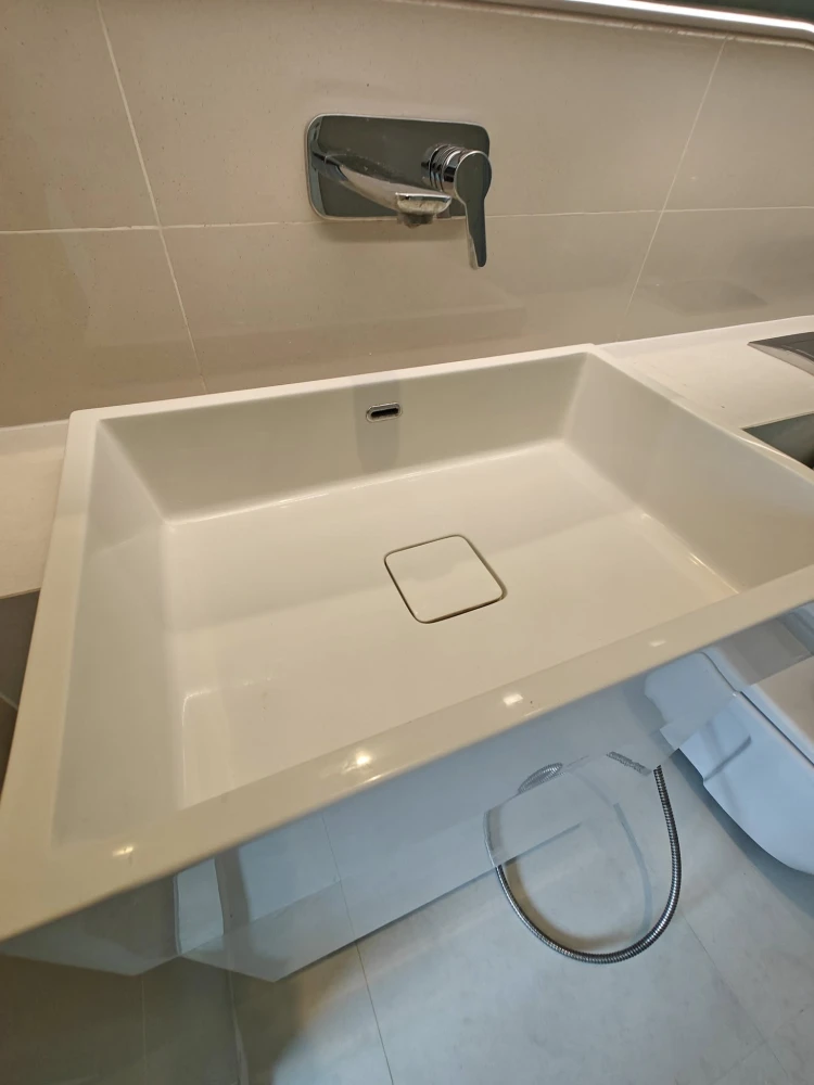 For sale, for rent!! Condo The Saint Residences, 32nd floor, Building C, convenient transportation, good price, hurry and book now!!