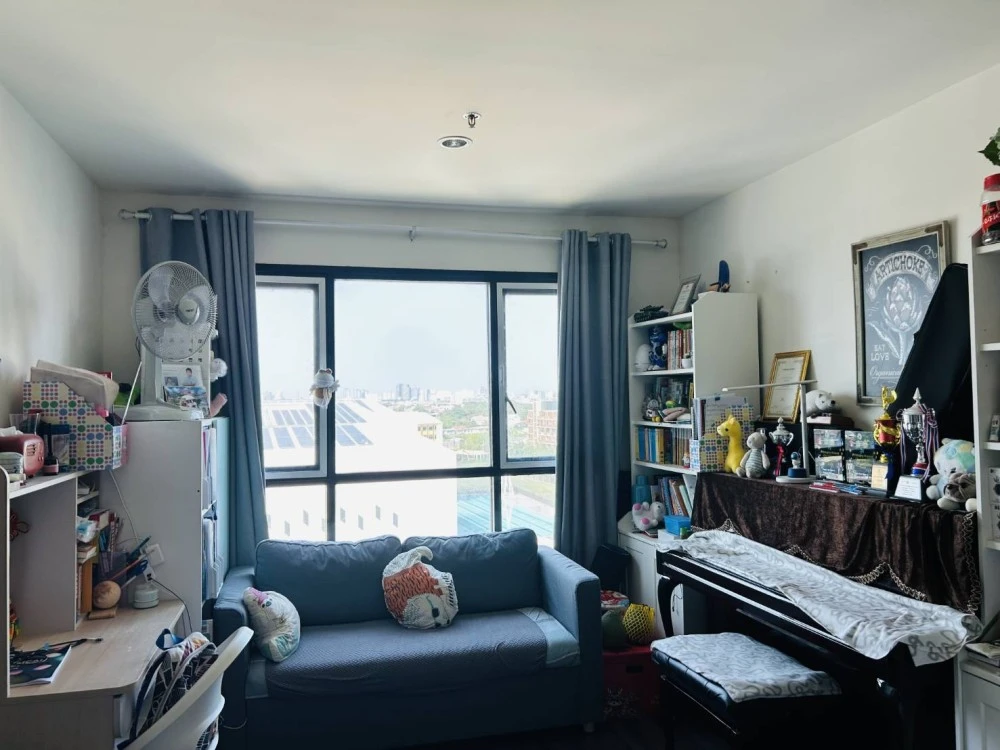 For sale or rent!! Condo The Base Park East, 35th floor, beautiful room, fully furnished, ready to move in. Reserve now!!