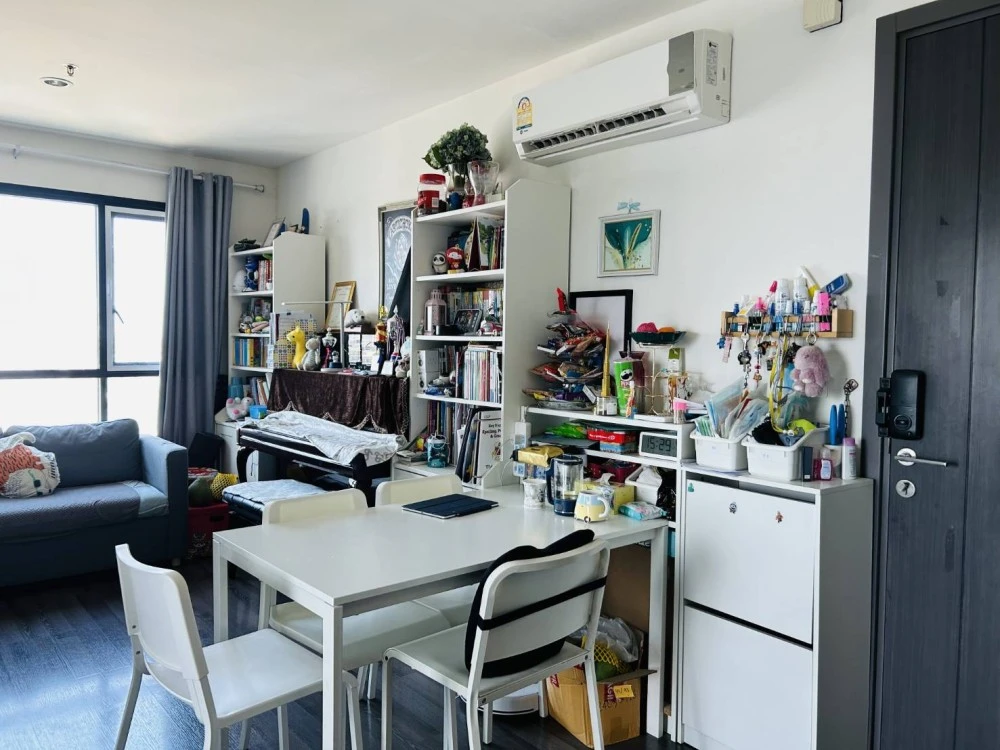 For sale or rent!! Condo The Base Park East, 35th floor, beautiful room, fully furnished, ready to move in. Reserve now!!