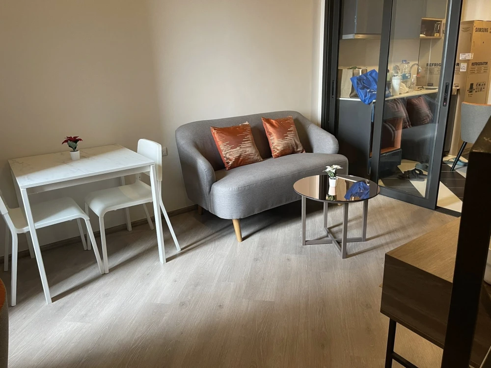 Condo for sale or rent: The Base Saphan Mai, Duplex room, Loft style, open roof, airy and comfortable. Come reserve now, don't delay.