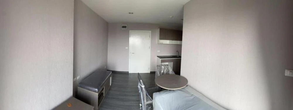 For sale, for rent!! Condo The Trust @ BTS Erawan, 20th floor, river view, fully furnished, just bring your bags and move in. Don't miss out!!
