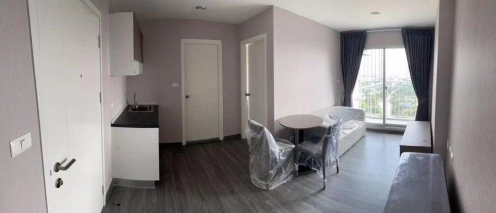 For sale, for rent!! Condo The Trust @ BTS Erawan, 20th floor, river view, fully furnished, just bring your bags and move in. Don't miss out!!