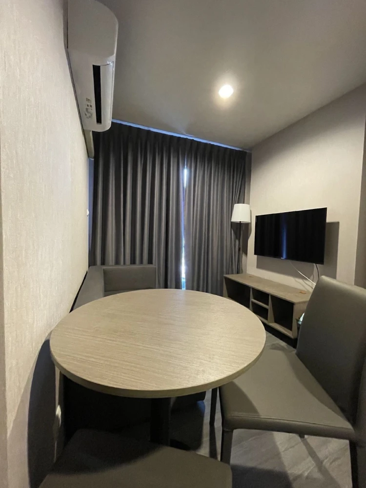 For sale, for rent!! Condo The Trust @ BTS Erawan, 20th floor, river view, fully furnished, just bring your bags and move in. Don't miss out!!