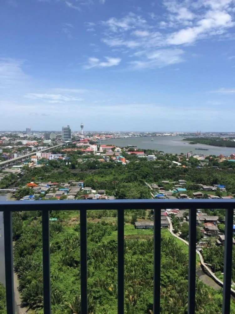 For sale, for rent!! Condo The Trust @ BTS Erawan, 20th floor, river view, fully furnished, just bring your bags and move in. Don't miss out!!
