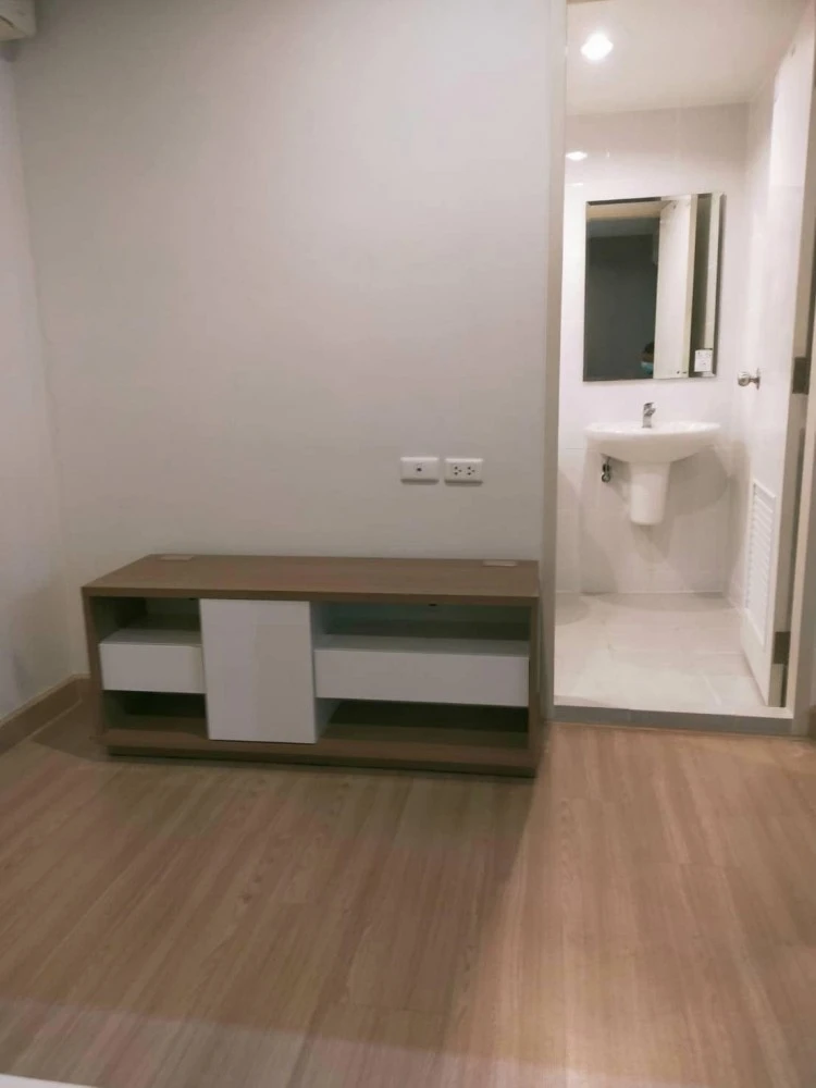 For sale or rent: The Niche ID Bang Khae condo. Ready to move in, fully furnished with appliances. Amazing price! Book now!