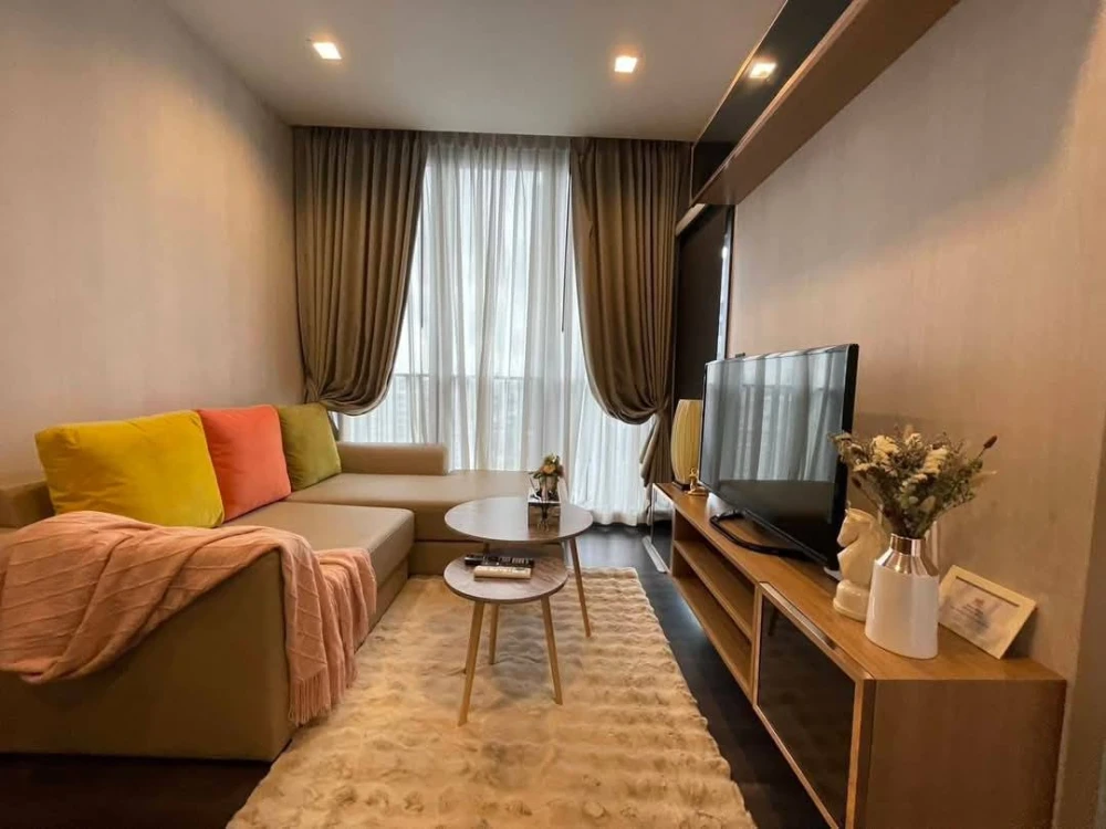 For sale, for rent, condo The Line Asoke Ratchada, high floor, spacious room, partitioned, with furniture + electrical appliances, hurry and book now.