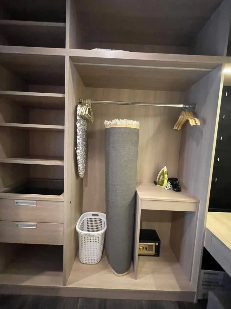 For sale, for rent, condo The Line Asoke Ratchada, high floor, spacious room, partitioned, with furniture + electrical appliances, hurry and book now.