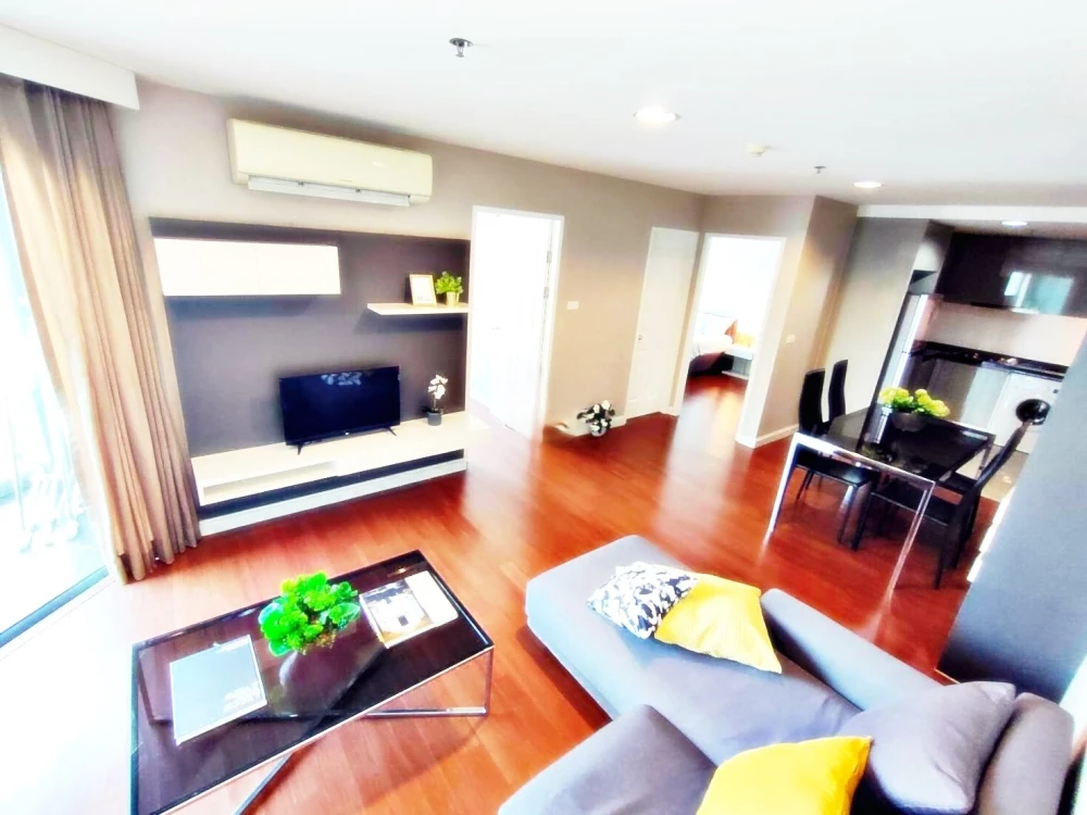 For sale or rent!! Belle Grand Rama 9 Condo, 35th floor, Building A1, beautiful unit, fully furnished, ready to move in. Reserve now!!