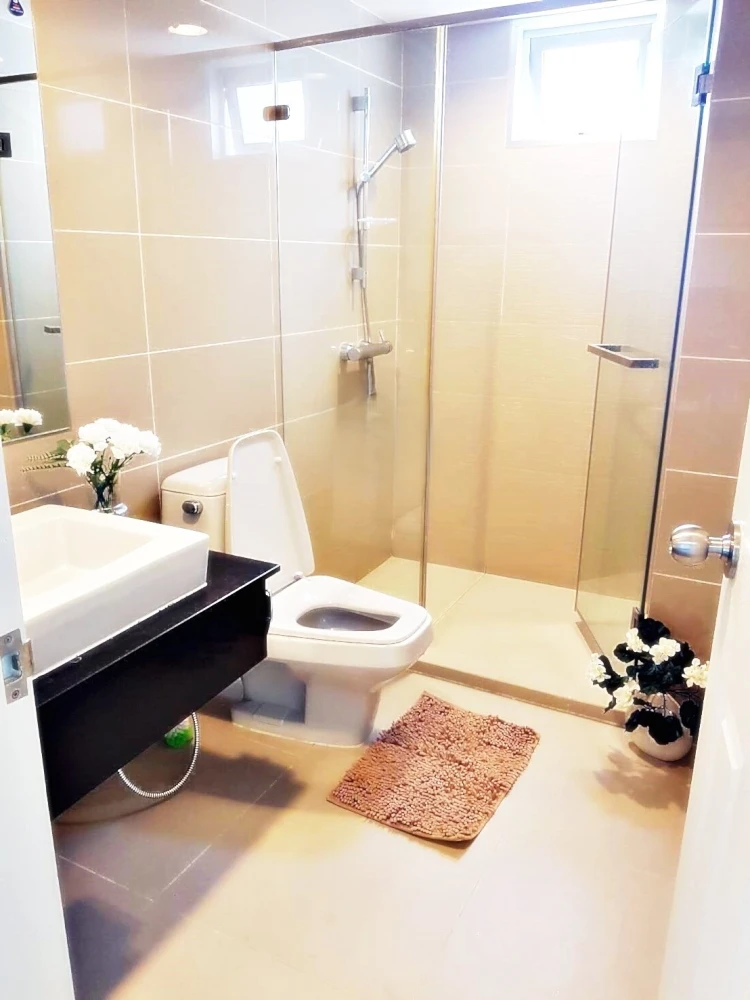 For sale or rent!! Belle Grand Rama 9 Condo, 35th floor, Building A1, beautiful unit, fully furnished, ready to move in. Reserve now!!