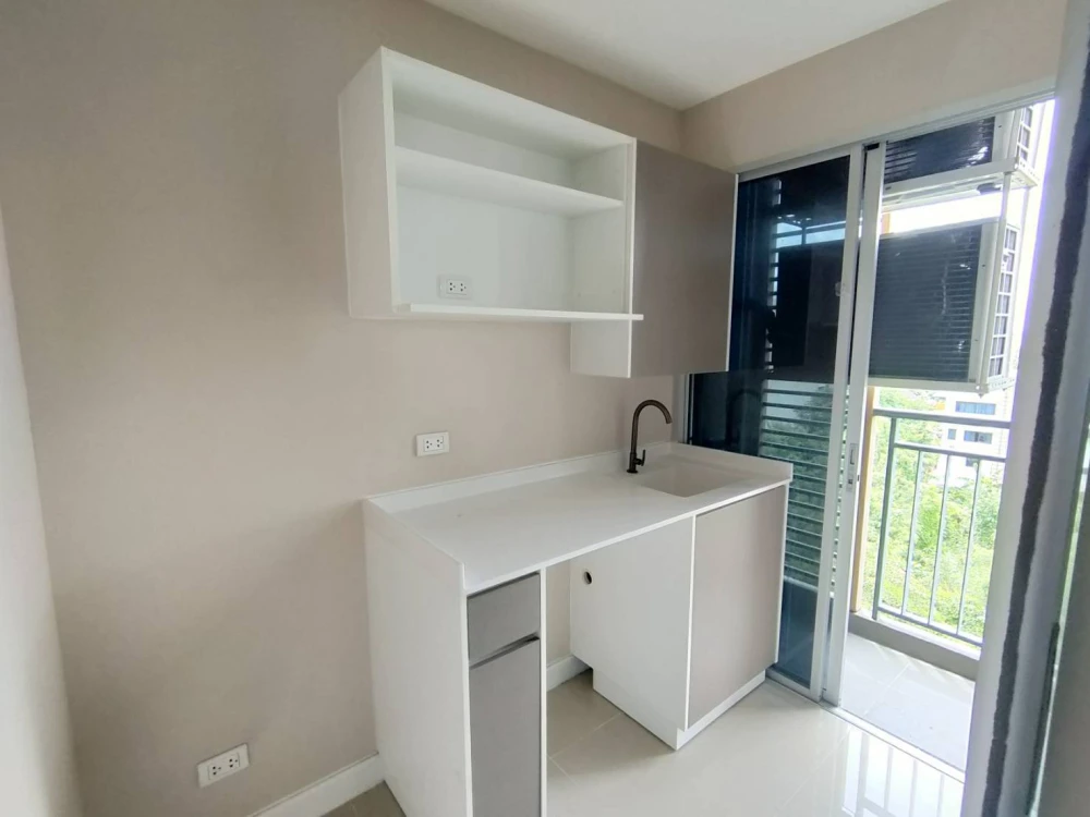 For sale, for rent!! Condo Metro Luxe Kaset, 6th floor, Building A, luxury condo, prime location, next to BTS Kasetsart University, don't miss it!!
