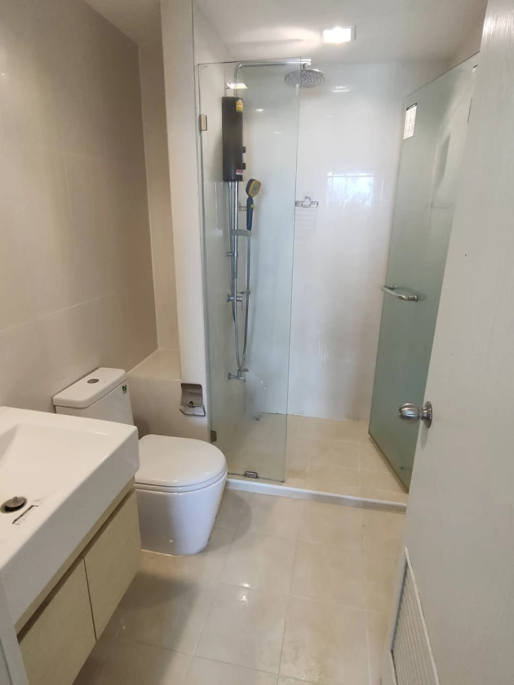For sale, for rent!! Condo Metro Luxe Kaset, 6th floor, Building A, luxury condo, prime location, next to BTS Kasetsart University, don't miss it!!