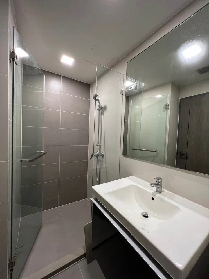 for sale / rent Venio Sukhumvit 10 Near the Skytrain Terminal 21 shopping mall, good location in the heart of the city, don't miss it!