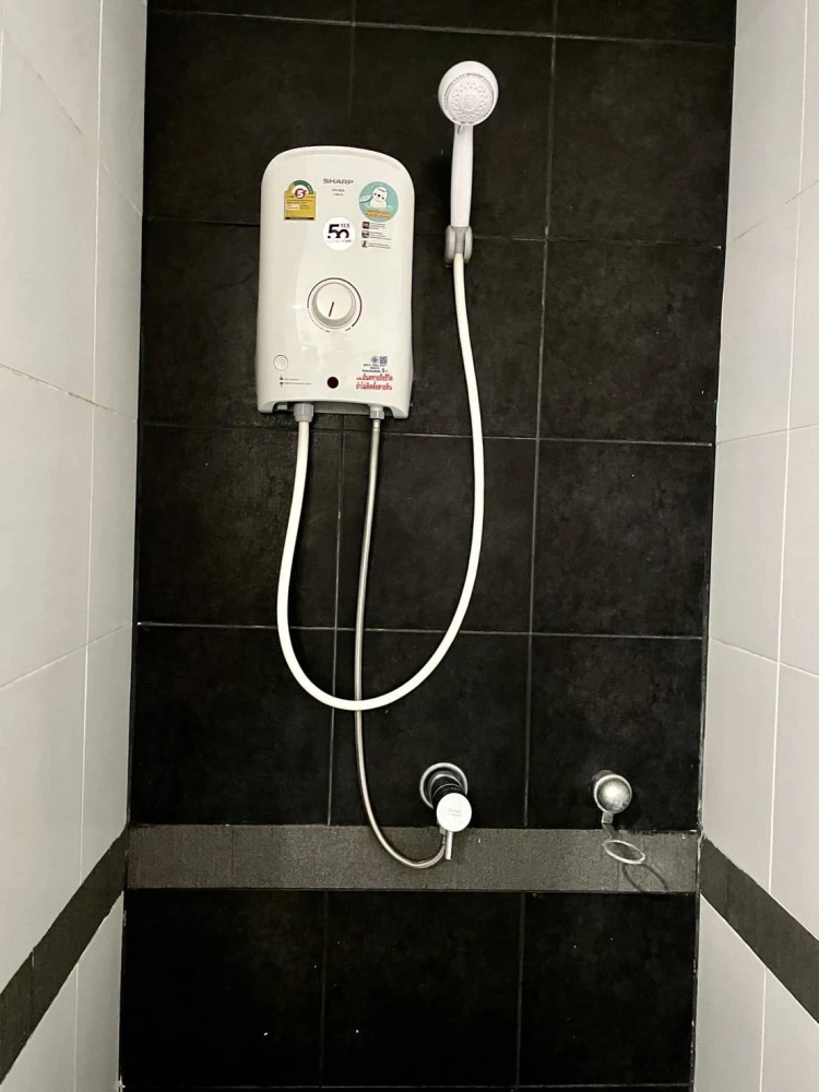 For sale, for rent!! Condo A Space Sukhumvit 77, private zone room, 2nd floor, Building G, swimming pool view, fully furnished, don't miss out!!