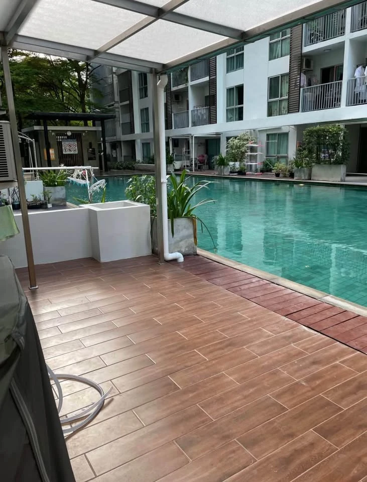 Condo for sale or rent, A Space Asoke-Ratchada, spacious swimming pool room with usable space with the best price, book now