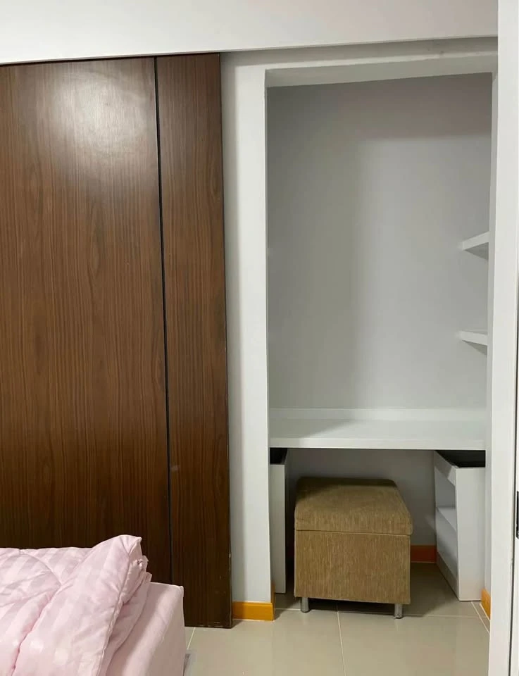 Condo for sale or rent, A Space Asoke-Ratchada, spacious swimming pool room with usable space with the best price, book now