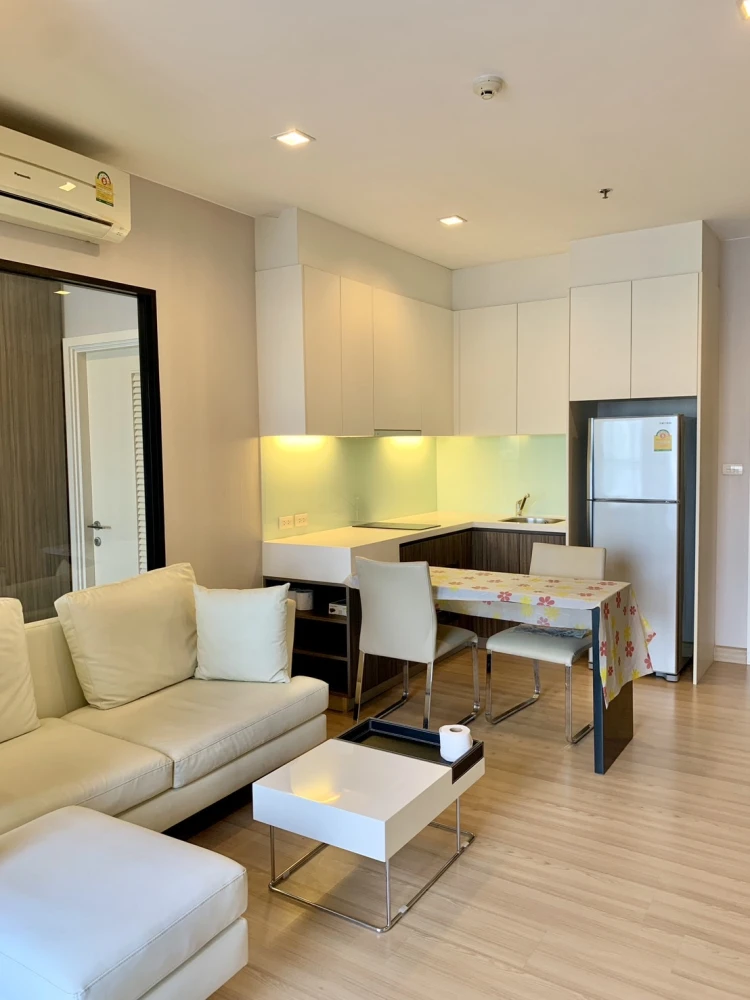 For sale, for rent!! Condo Urbano Absolute Sathorn-Taksin, furnished with built-in furniture, good price, hurry and book now!!