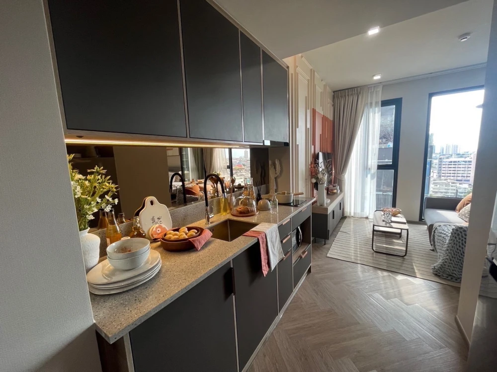 For sale or rent!! Ashton Silom Condo, 37th floor, beautiful room, fully furnished, ready to move in. Don't miss out!!