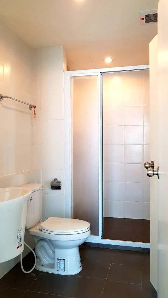 For sale, for rent!! Condo Aspire Rattanathibet, full set of built-in furniture, good price, ready to move in, don't miss it!!