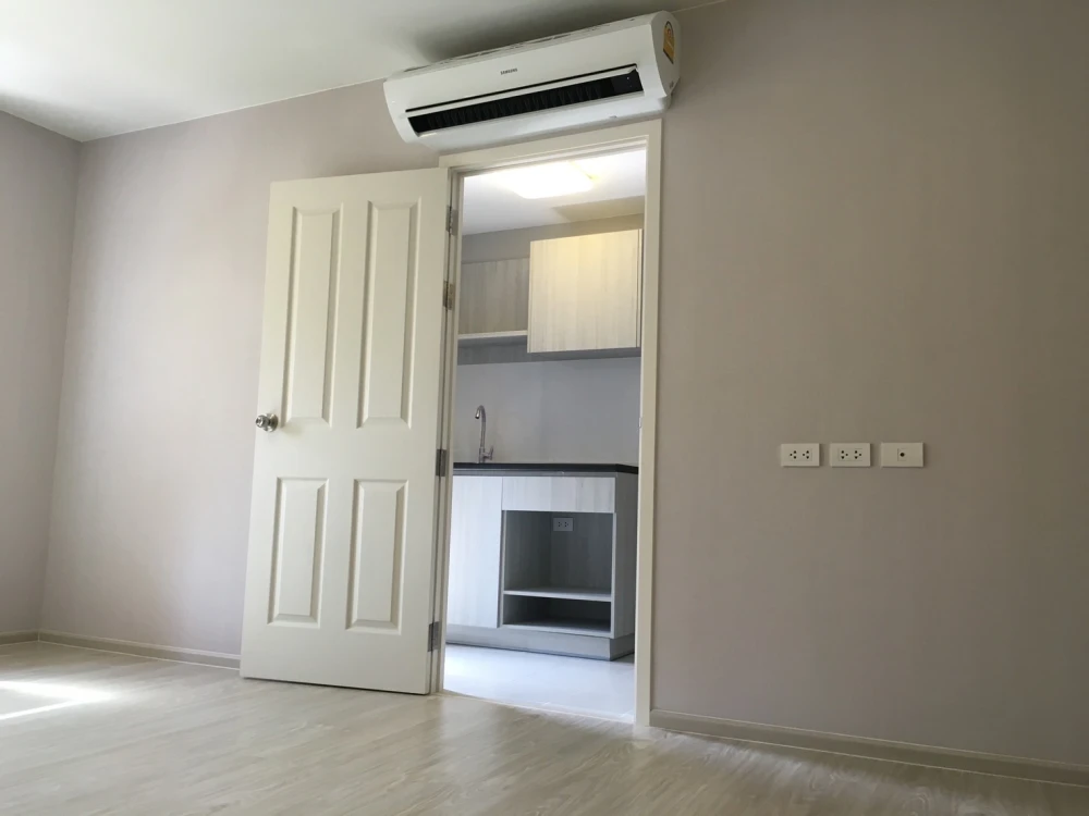 Condo for sale/rent at Aspire Sathorn-Taksin (Brick Zone). Studio unit on the 6th floor. Affordable price! Hurry and reserve yours now!
