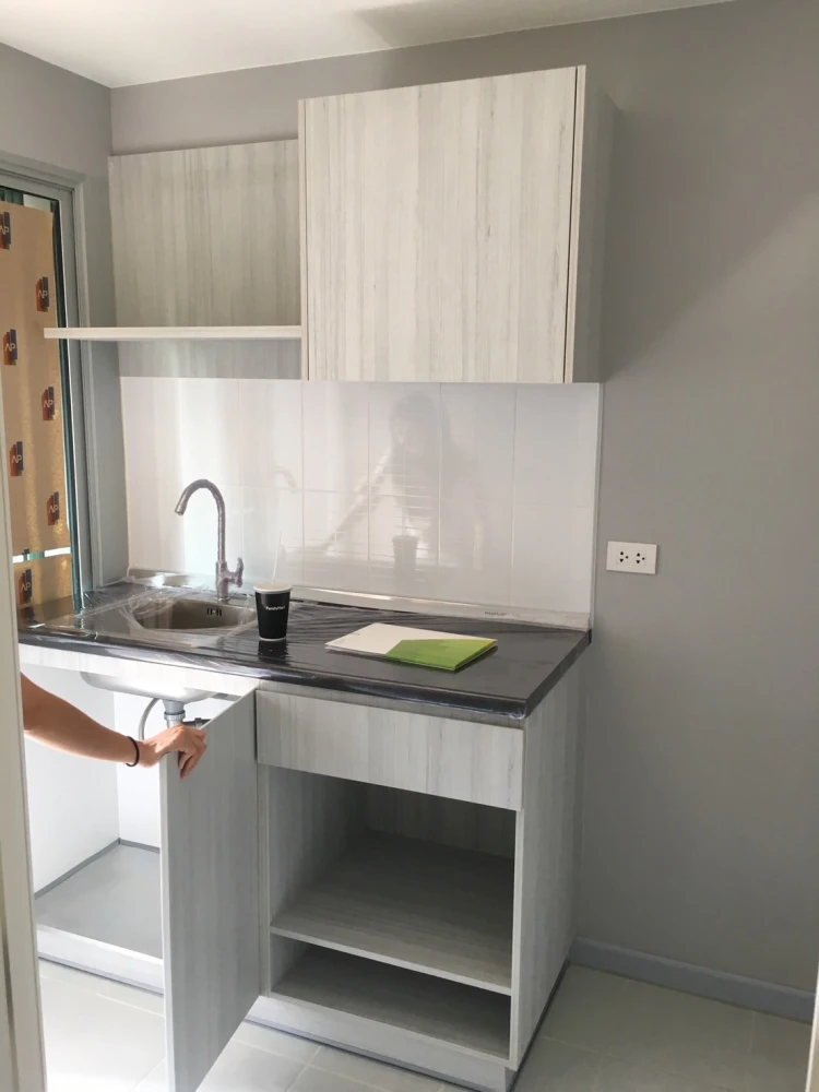 Condo for sale/rent at Aspire Sathorn-Taksin (Brick Zone). Studio unit on the 6th floor. Affordable price! Hurry and reserve yours now!