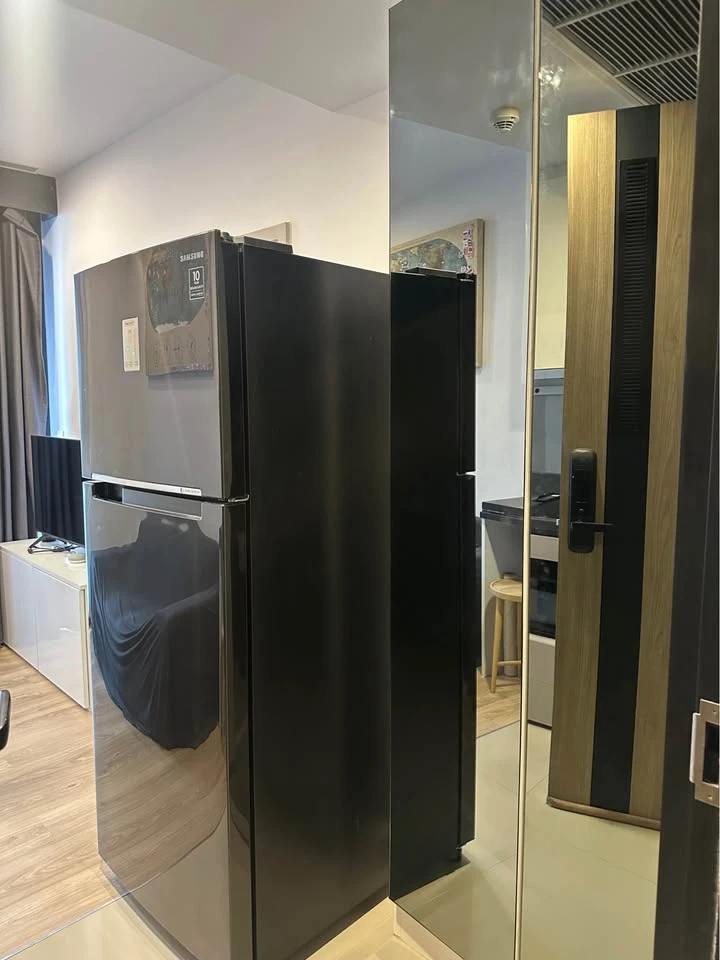 Oka House Sukhumvit 36, high floor room, good view, no building block, plus full furniture, pleasant location, suitable for investment. Hurry and make a reservation.
