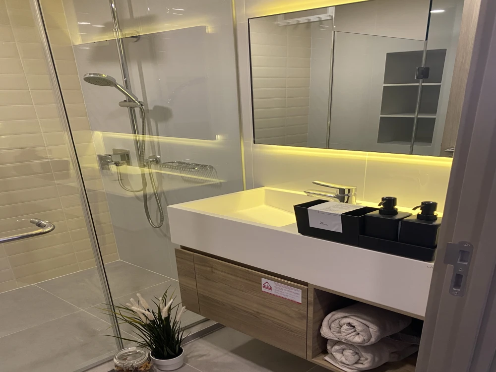 Condo for sale, rent, Siamese Sukhumvit 87, Duplex room, ready to move in. Fully furnished as shown in the picture. Reserve now.