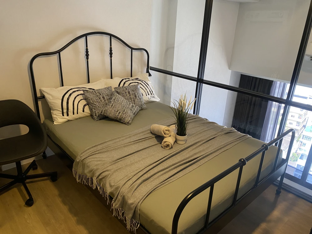 Condo for sale, rent, Siamese Sukhumvit 87, Duplex room, ready to move in. Fully furnished as shown in the picture. Reserve now.