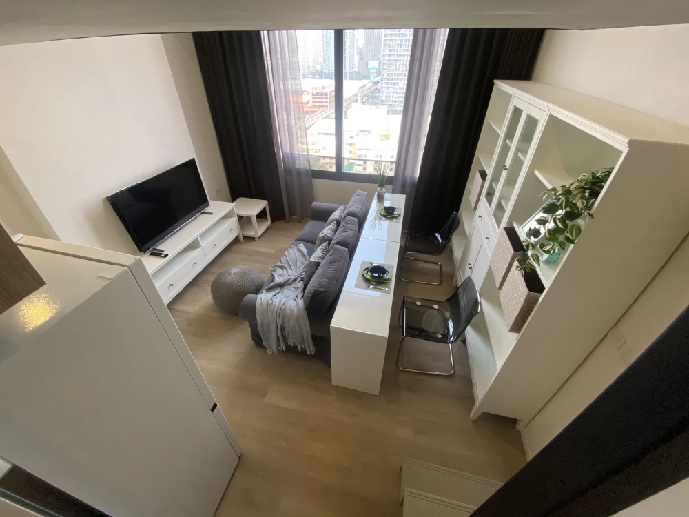 Condo for sale, rent, Siamese Sukhumvit 87, Duplex room, ready to move in. Fully furnished as shown in the picture. Reserve now.