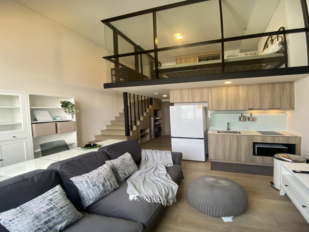 Condo for sale, rent, Siamese Sukhumvit 87, Duplex room, ready to move in. Fully furnished as shown in the picture. Reserve now.