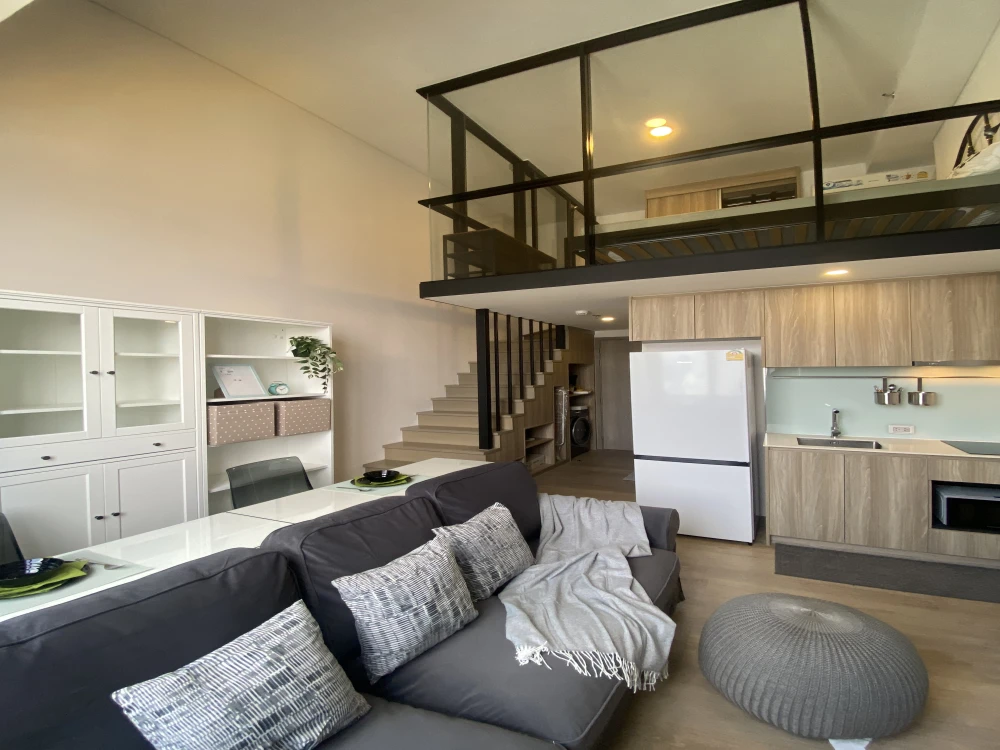 Condo for sale, rent, Siamese Sukhumvit 87, Duplex room, ready to move in. Fully furnished as shown in the picture. Reserve now.