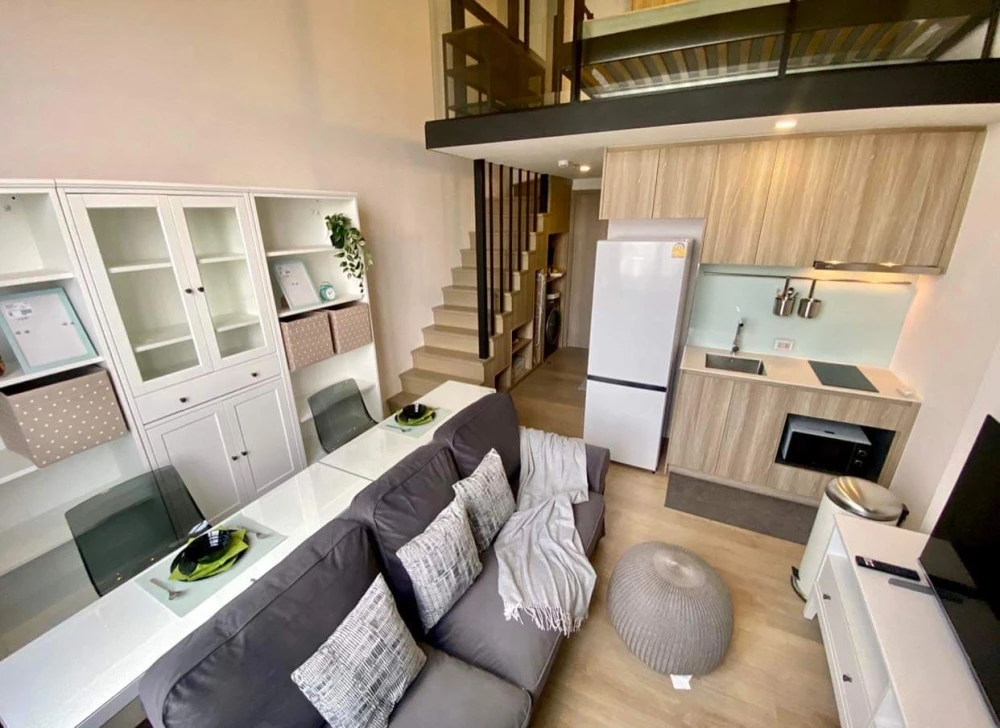 Condo for sale, rent, Siamese Sukhumvit 87, Duplex room, ready to move in. Fully furnished as shown in the picture. Reserve now.