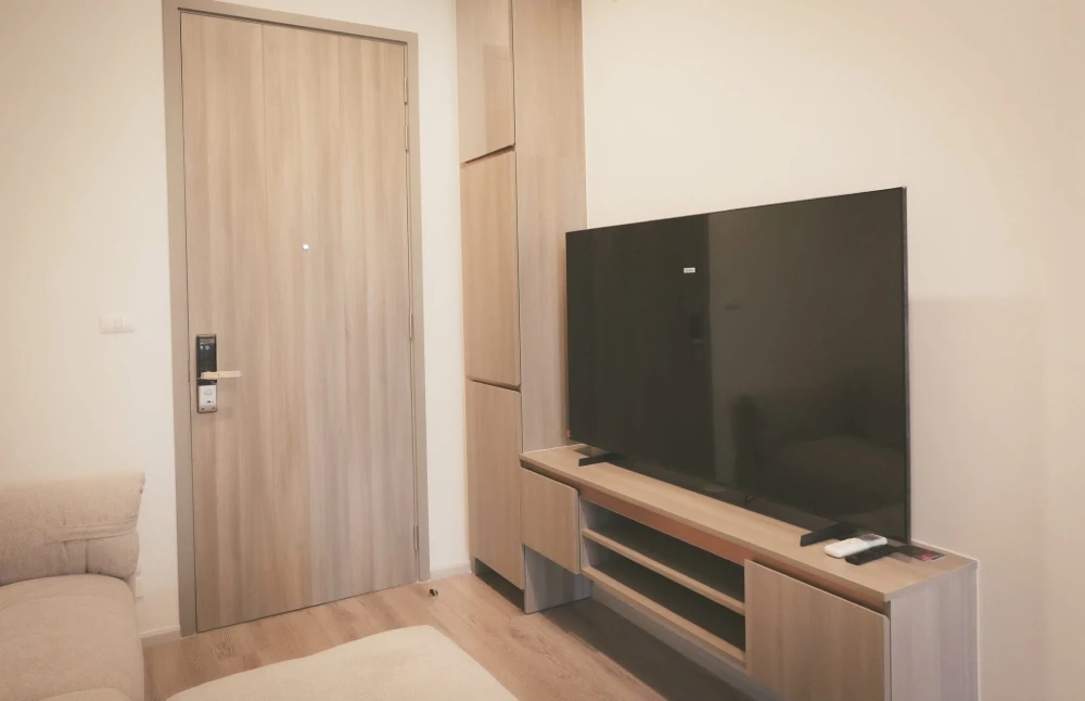 For Sale/Rent!! Knightsbridge Prime Ratchayothin Condo, 1st floor, fully furnished, ready to move in! Reserve now!!