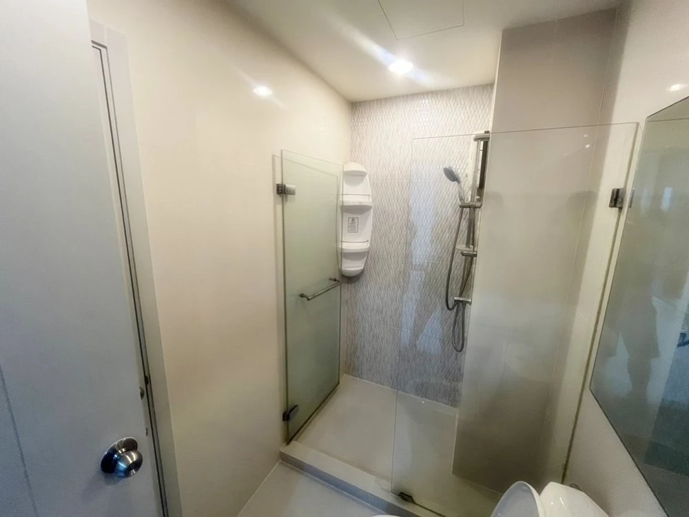 For sale, for rent!! Life Pinklao Condo, 4th floor (corner room), fully furnished, ready to move in with your bags, book now!!