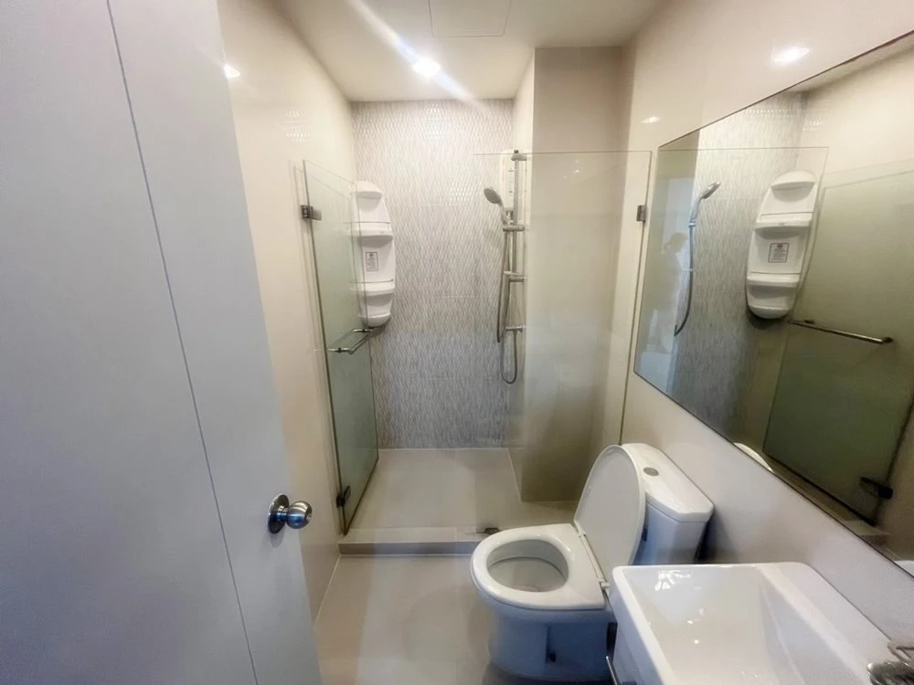 For sale, for rent!! Life Pinklao Condo, 4th floor (corner room), fully furnished, ready to move in with your bags, book now!!