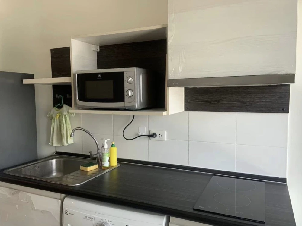 Sell for rent!! Condo Life Ratchadapisek, 11th floor, the room is divided into proportions. Nice leather sofa. Hurry up to reserve now!!