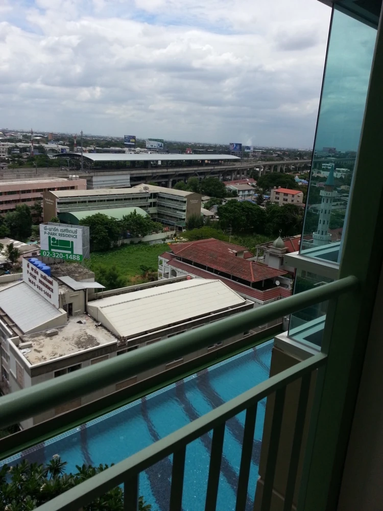 For sale, for rent!! Condo Life Sukhumvit 48, 4th floor, beautiful room, swimming pool view, ready to move in, full facilities, hurry to book!!