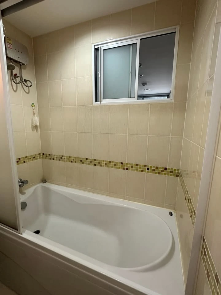 For sale, for rent, Life @ BTS Tha Phra Condo, 2 bedrooms, 2 bathrooms, ready to move in, reasonable price, don't miss it!!