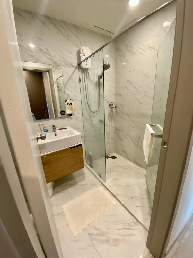 For sale or rent!! Condo Ideo Mobi Sukhumvit Eastpoint, 12th floor, Building B, beautiful room, fully furnished, ready to move in. Don't miss out!!