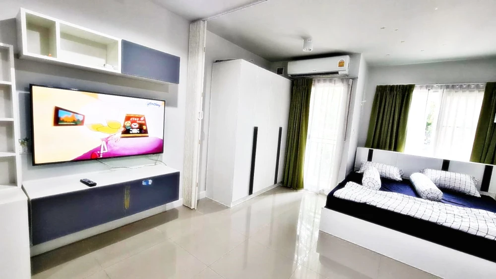 For sale or rent!! Iris Avenue On Nut - Wongwaen Condo, 5th floor, garden view, beautiful room, fully furnished, ready to move in. Reserve now!!